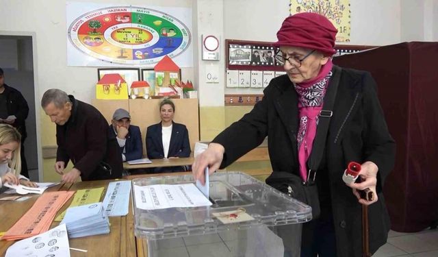 Yalova’da oy kullanma işlemi başladı