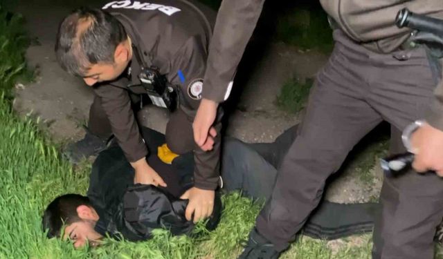 Aksaray’da nefes kesen polis-hırsız kovalamacası kamerada