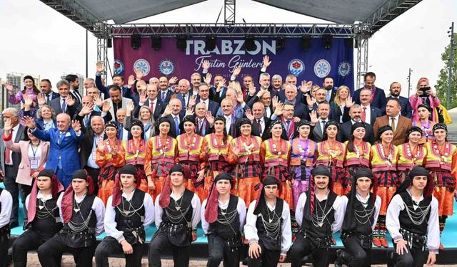 Bakan Uraloğlu: “Trabzon Hafif Raylı Sistem Projesi’ni hayata geçirecek protokolü de imzaladık”