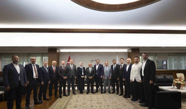 Başkan Büyükkılıç’a AK Parti il yönetimi ve belediye başkanlarından ziyaret