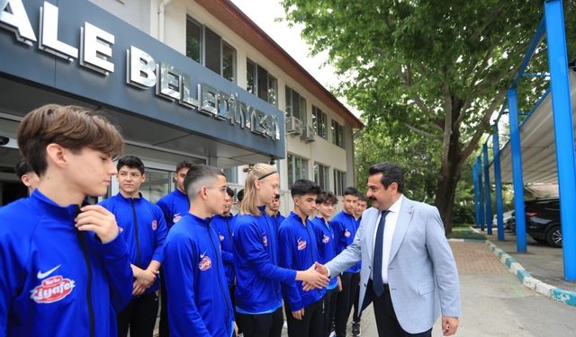 Başkan Ertemur, gençleri Türkiye Şampiyonasına uğurladı