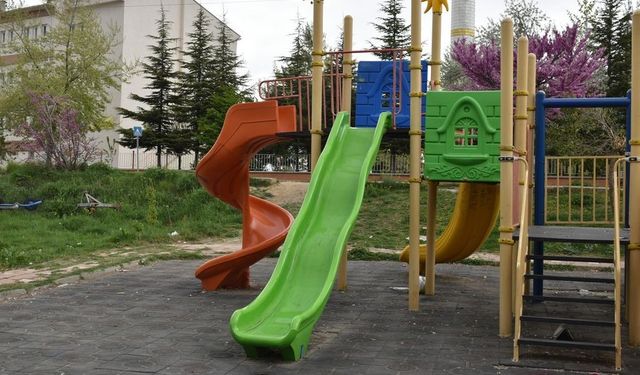 Belediyeden park ve oyun alanlarının temiz kullanılmasına dair uyarı
