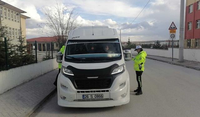 Eskişehir’de 576 okul servisine 17 bin 690 lira trafik cezası kesildi