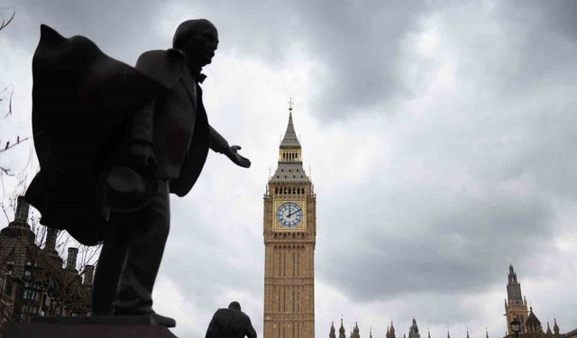 İngiltere hükümetinin göçmenleri Ruanda’ya gönderme planına parlamentodan onay