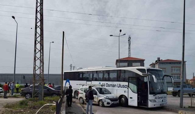 Sinop’ta otobüsün karıştığı zincirleme kazada 1 kişi yaralandı