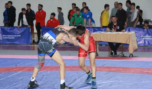 U15 Türkiye Güreş Şampiyonası’nın açılış seremonisi yapıldı