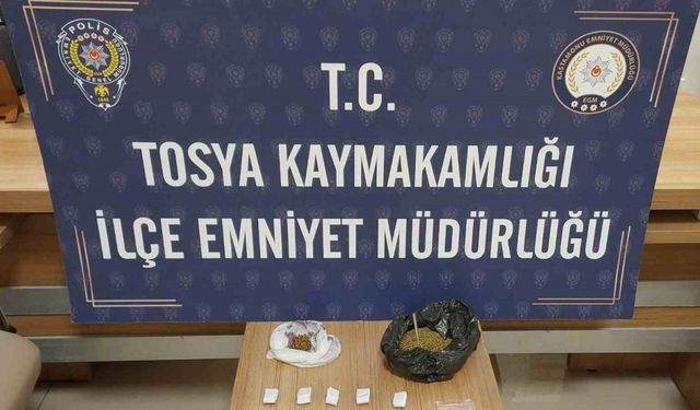 Durdurulan araçtan uyuşturucu çıktı: 1 tutuklama