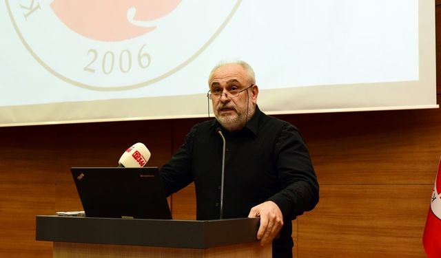 Prof. Dr. İhsan Fazlıoğlu, öğrencilere matematik felsefesini anlattı