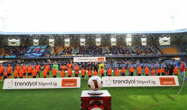 Trendyol Süper Lig: Başakşehir: 0 - Trabzonspor: 1 (İlk yarı)