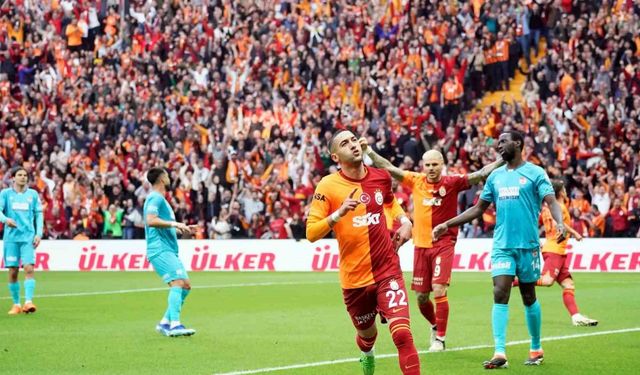 Trendyol Süper Lig: Galatasaray: 2 - Sivasspor: 0 (İlk yarı)