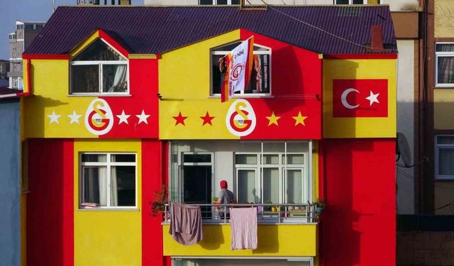 Giresunlu taraftar, Galatasaray sevdasıyla binasını sarı-kırmızıya boyadı