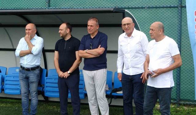 Abdullah Avcı geleceğin futbol yıldızları ile bir araya geldi