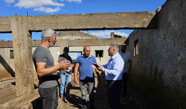 AK Parti Tunceli İl Başkanı Süner, yangında çok sayıda hayvanı telef olan aileyi ziyaret etti