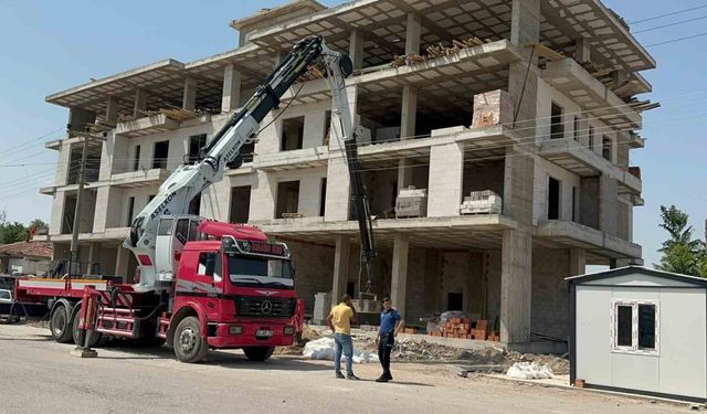 Aksaray’da elektrik akımına kapılan 2 inşaat işçisi ağır yaralandı