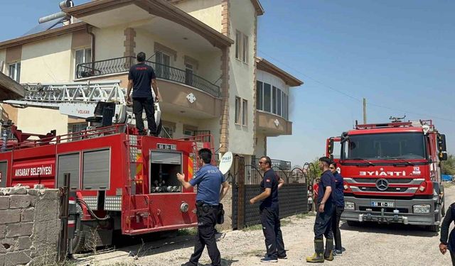 Aksaray’da ikamet yangını paniğe neden oldu