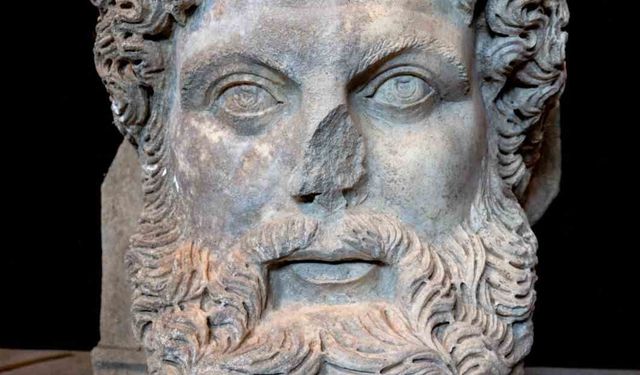 Aphrodisias’ta benzersiz bir keşif: "Kolosal Zeus Başı"