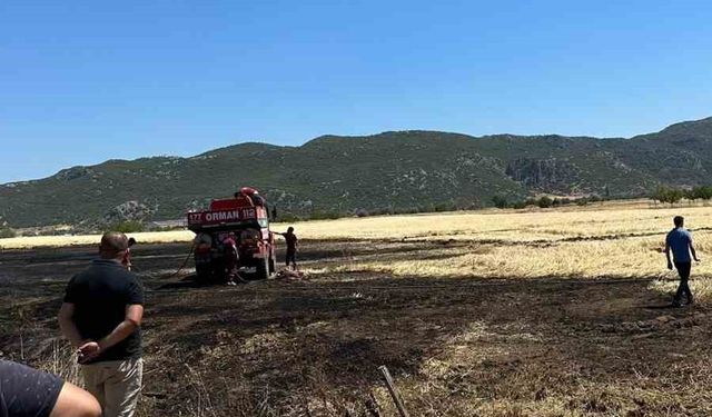 Burdur’da hasat yapılırken çıkan yangında 1 dekar alan yandı