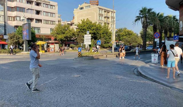 Çanakkale’deki deprem güvenlik kamerasına yansıdı