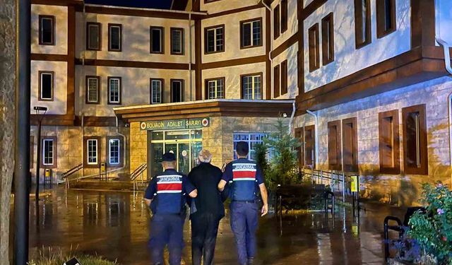 Dolandırıcılık suçundan aranan şahsı jandarma gece yakaladı