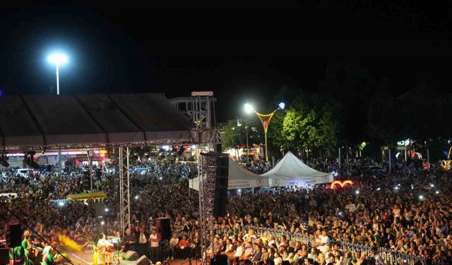 Erzincan Dörtyol; Güler Duman konseriyle doldu taştı