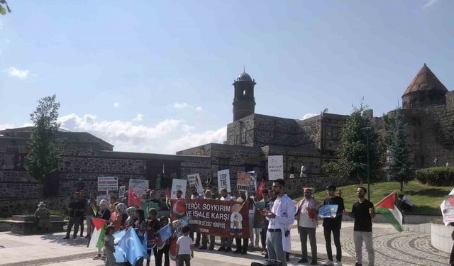 Erzurum’da ABD kongresine alkışlı protesto