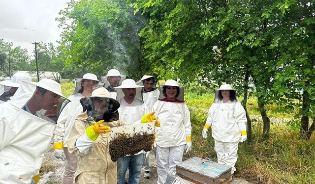 EÜ Ruh Sağlığı Merkezi hastaları ‘arıcılık’ eğitimlerini başarı ile tamamladı