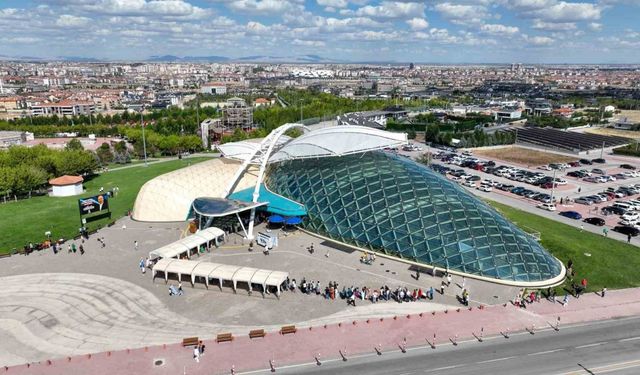 Hafta sonu Konya Tropikal Kelebek Bahçesi’ne yoğun ilgi