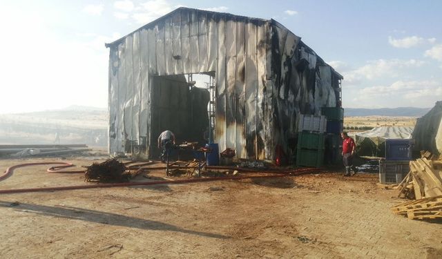 Isparta’da gübre deposunda çıkan yangın söndürüldü