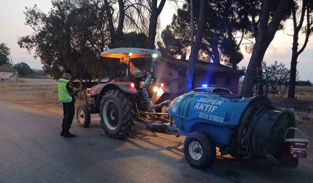 Jandarmanın trafik uygulamasında aranan 13 şahıs yakalandı