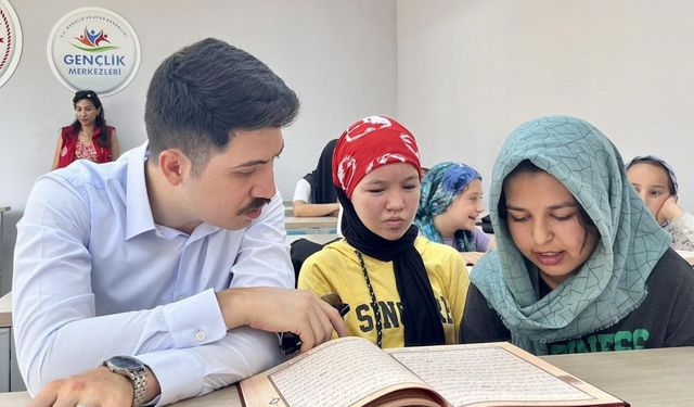 Kaymakam Kahraman’dan Kur’an Kurslarına ziyaret