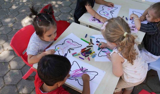 Minikler hem eğleniyor hem öğreniyor