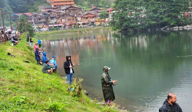Önce yakaladılar sonra göle bıraktılar