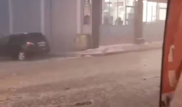 Şiddetli yağış Sulusaray ve Yeşilyurt’ta hayatı durma noktasına getirdi