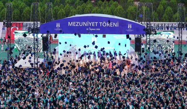 SUBÜ 2 bin 829 öğrencisini coşkulu törenle mezun etti