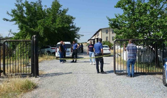 Tavuk çiftliğindeki cinayetin firari zanlısı polise teslim oldu