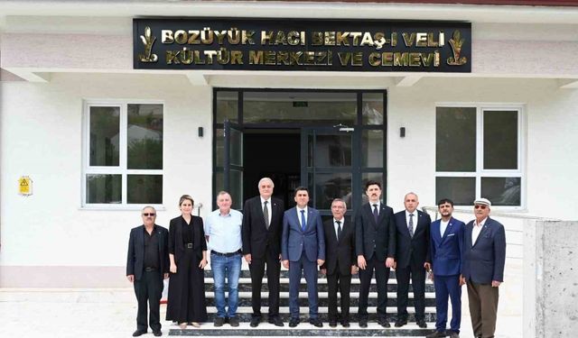 Vali Aygöl Cemevi’nde incelemelerde bulundu