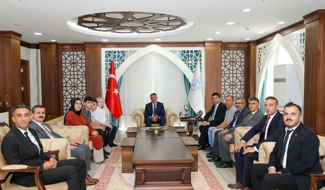 Vali Çelik: “Hakkari’nin beyin göçünü, beyin gücüne çevireceğiz.”