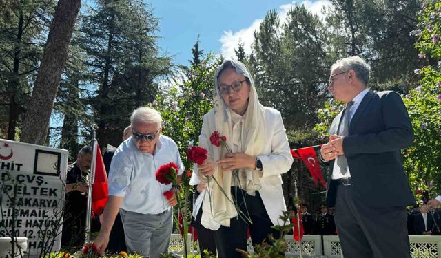 Yalova’da şehitler mezarları başında anıldı