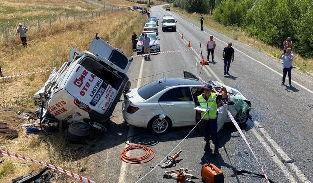 Yozgat’ta iki araç kafa kafaya çarpıştı: 3 ölü, 1 yaralı