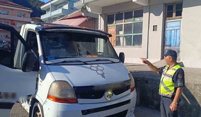 Zonguldak’ta çakar lamba takılı araca 6 bin 439 lira ceza