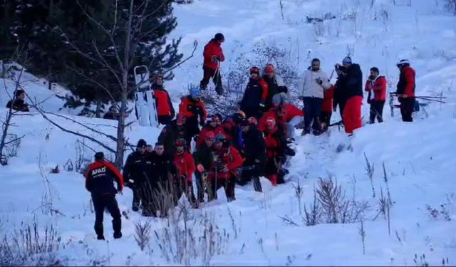 Erzurum Palandöken Dağı'nda Çığ Düştü! 16 Yaşındaki Sporcu Emre Yazgan Hayatını Kaybetti