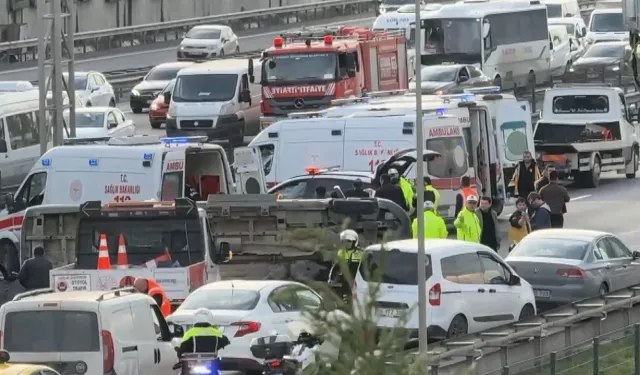 İstanbul'da Okul Servisi Devrildi! Çok Sayıda Yaralı Var