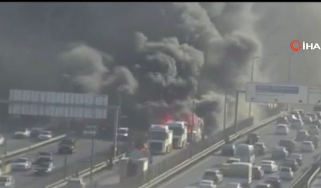 İstanbul'da Metrobüste Korku Dolu Anlar: Alev Alev Yandı