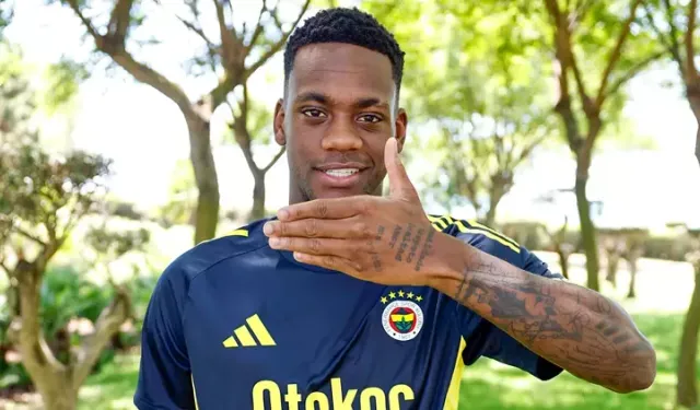 Jhon Duran'dan Fenerbahçe'ye Özel Açıklamalar: "Farklı Teklifler Vardı, Burayı Seçtim"