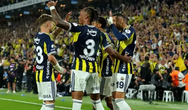 Kasımpaşa - Fenerbahçe Maçı Başlıyor: Recep Tayyip Erdoğan Stadyumu'nda Kritik Randevu