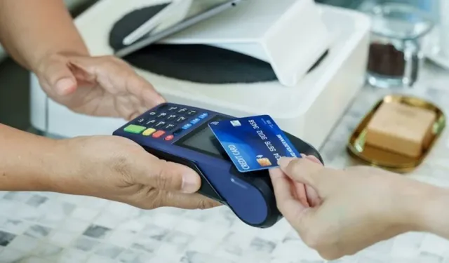 Kredi Kartı Kullanıcılarına Büyük Uyarı: Dikkat Etmezseniz Aidat Sessizce Çekiliyor!