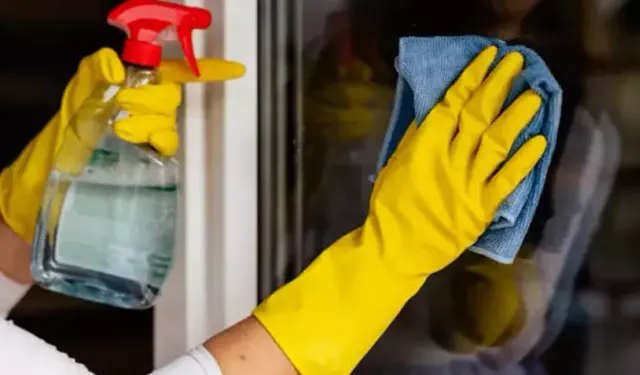 Doğal Malzemelerle Camlar Ayna Gibi Parlayacak: Uzun Süre Temizlik Etkisi Sağlayan Formül