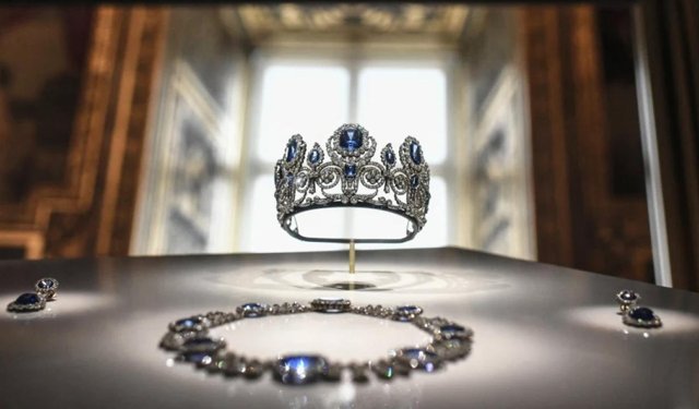 Louvre’daki 102 Milyon Dolarlık Soygunun Perdesi Aralandı: “Amatörlerin Gözü Kara Girişimi”