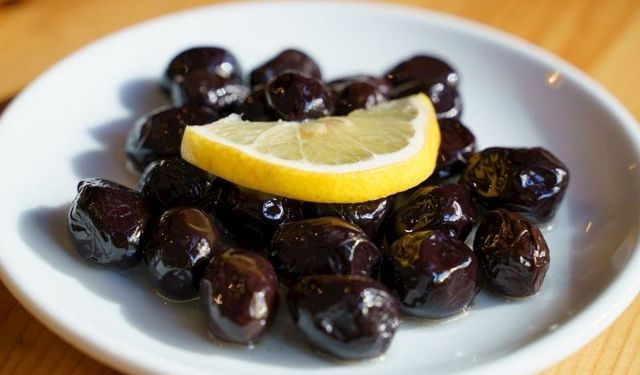 Zeytinleri Uzun Süre Taze Tutmanın En Etkili Yolları