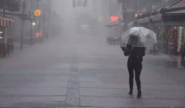 İzmir Alarmda: Meteoroloji Kuvvetli Sağanak ve Şiddetli Yağış İçin Saat Verdi